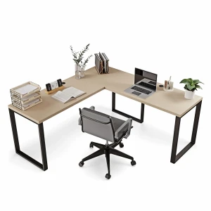 Biurko narożne w stylu loft cappuccino z surowym betonowym tłem.webp