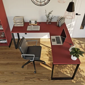 Stylowe biurko narożne loft czerowne w industrialnej przestrzeni.webp