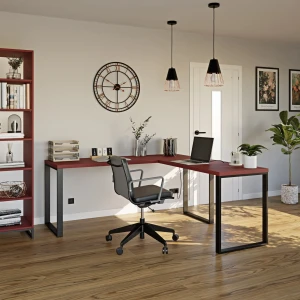 Narożne biurko w stylu loft czerwone z wystrojem pełnym charakteru.webp